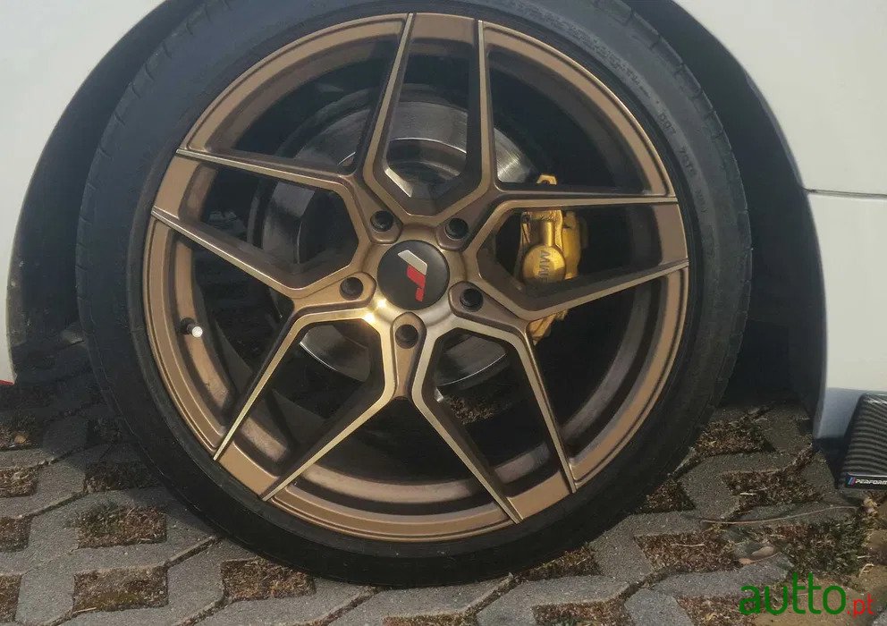 2010' BMW 320 photo #4