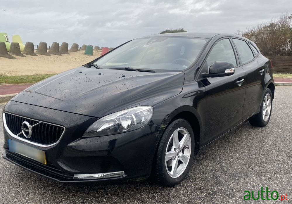 2016' Volvo V40 D2 photo #5