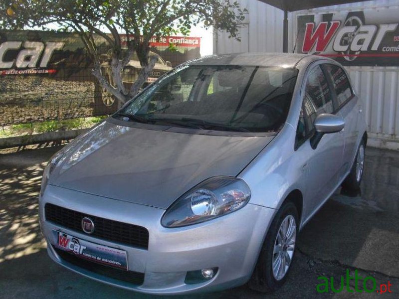 2009' Fiat Grande Punto photo #1