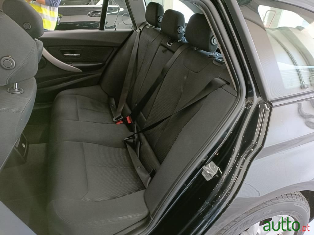 2017' BMW 316 photo #5