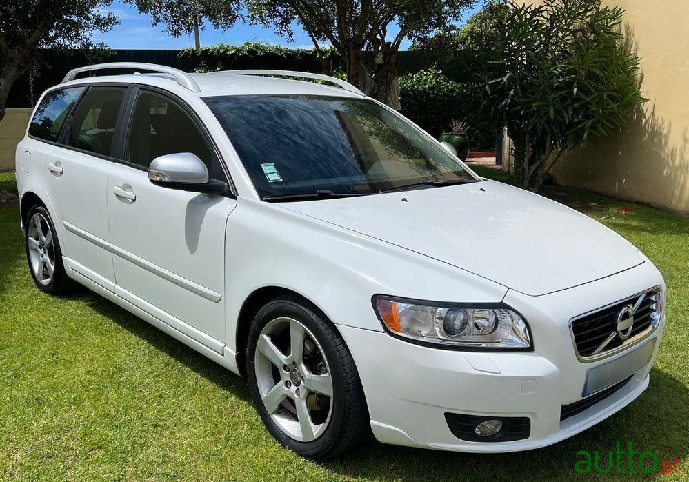 2012' Volvo V50 photo #2