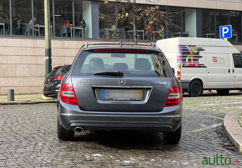 2013' Mercedes-Benz Classe C photo #5