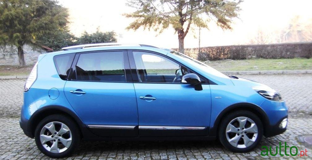 2014' Renault Scenic photo #1