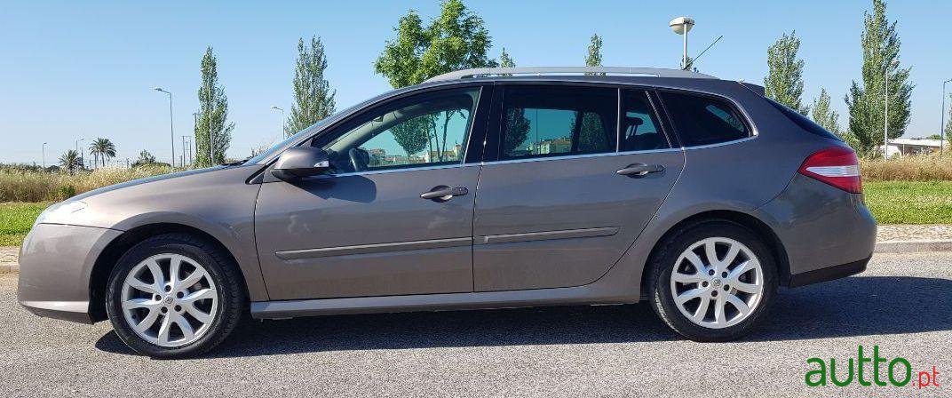 2008' Renault Laguna Break photo #4