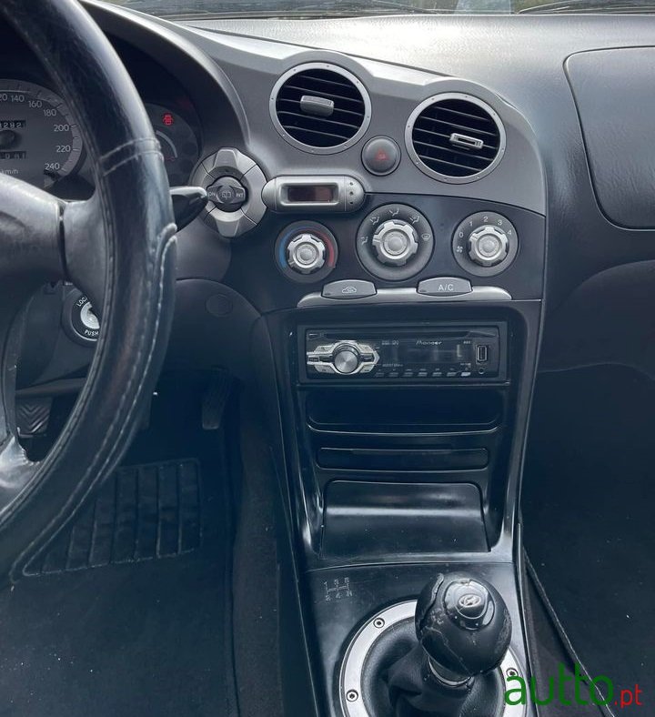 2001' Hyundai photo #2