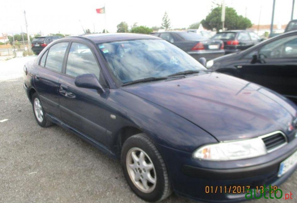2000' Mitsubishi Carisma photo #2