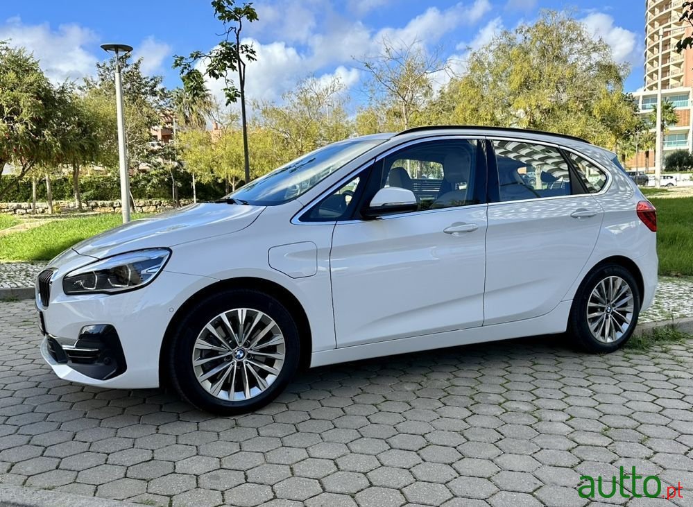 2020' BMW 225Xe Active Tourer photo #4