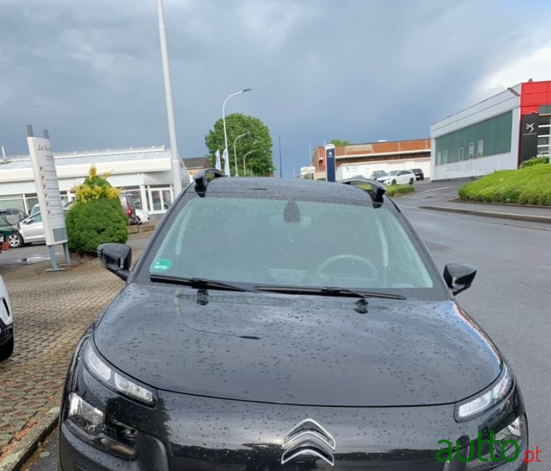 2017' Citroen C4 Cactus photo #3