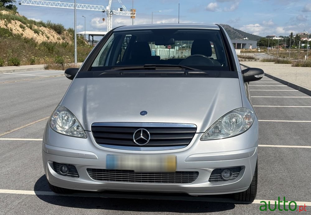 2005' Mercedes-Benz Classe A Avantgarde photo #2