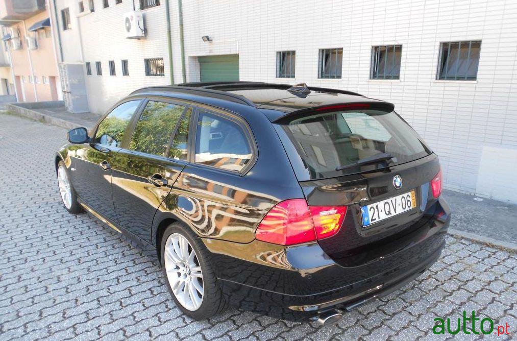 2010' BMW 320 d Touring photo #1