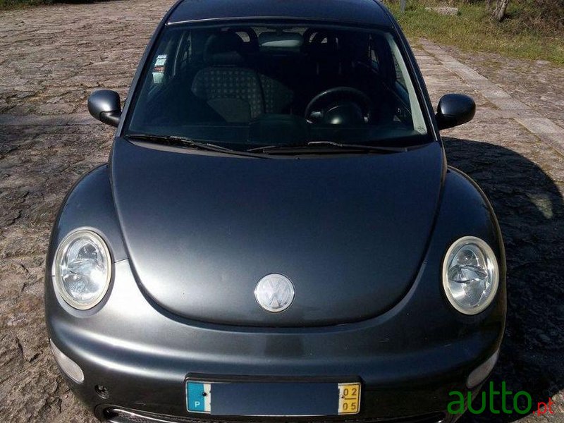 2002' Volkswagen Beetle photo #2
