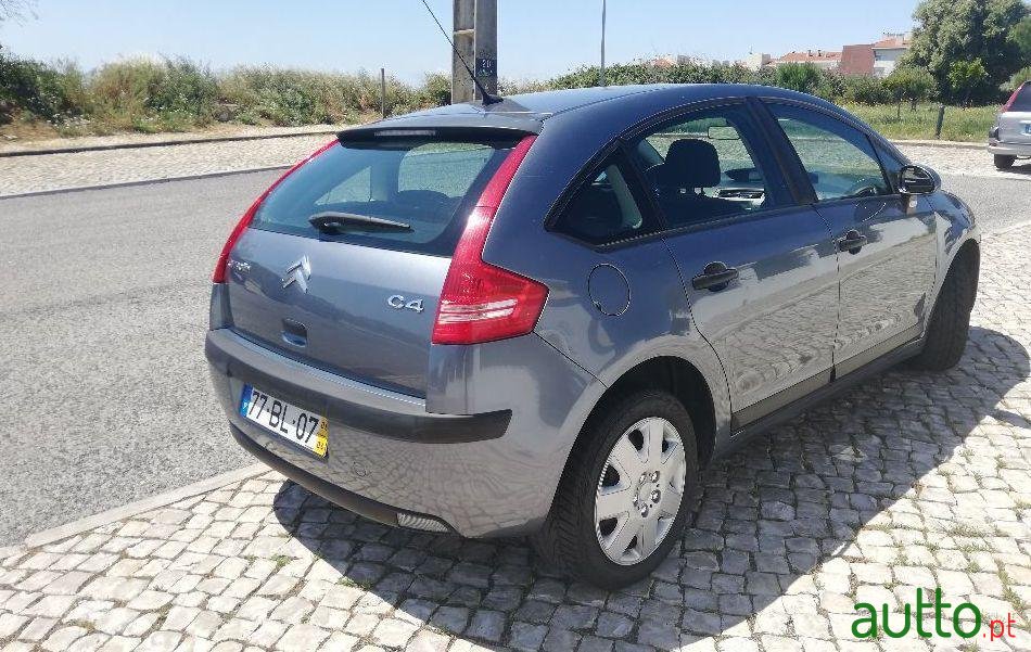 2006' Citroen C4 1.4 16V Mts Extras photo #3
