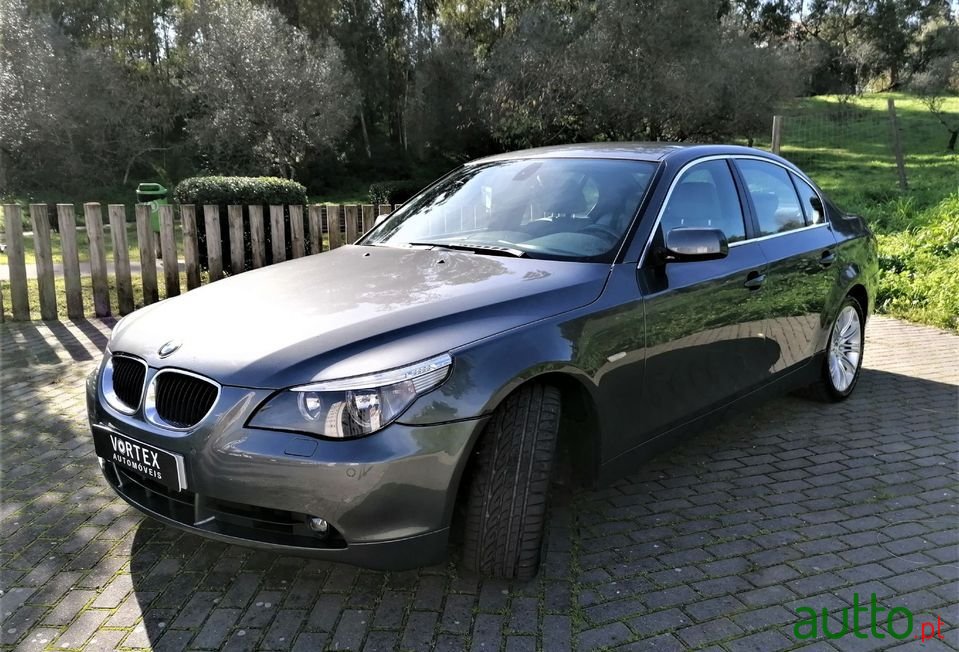 2005' BMW 525 photo #2