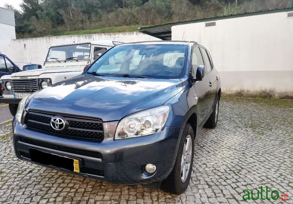 2006' Toyota RAV4 photo #3