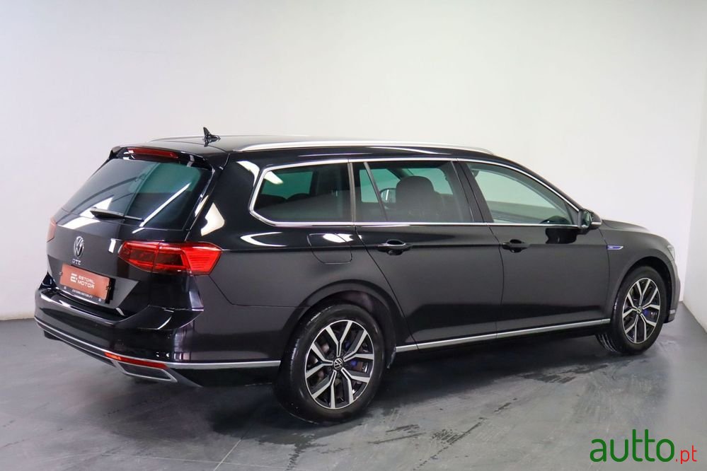 2023' Volkswagen Passat photo #3