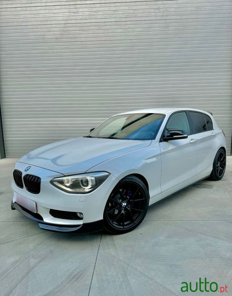 2012' BMW 116 D Line Sport photo #1