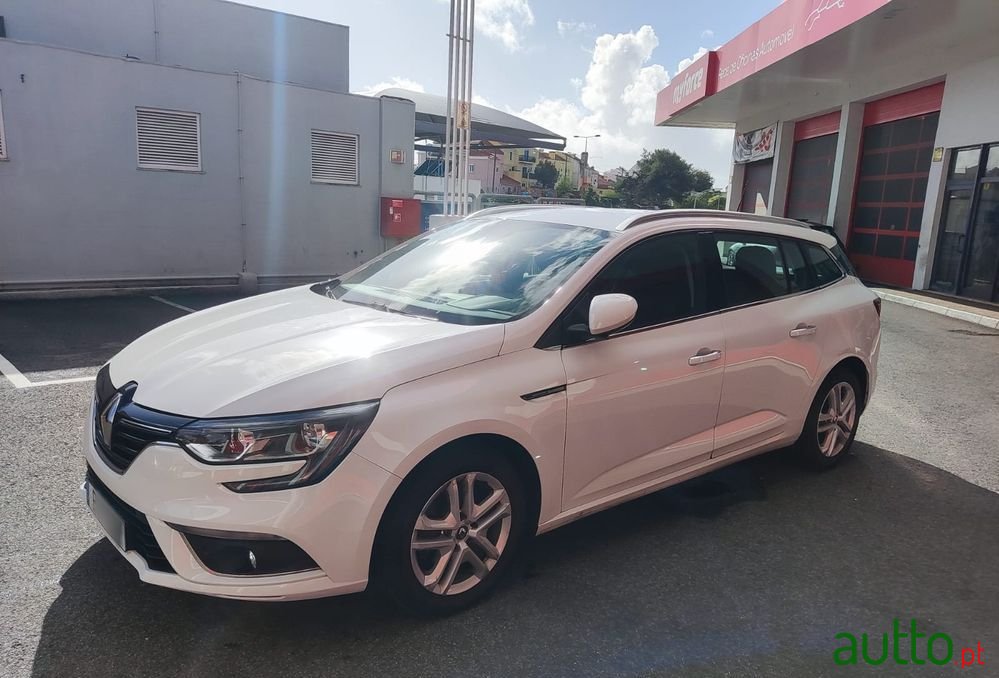 2020' Renault Mégane Sport Tourer photo #3