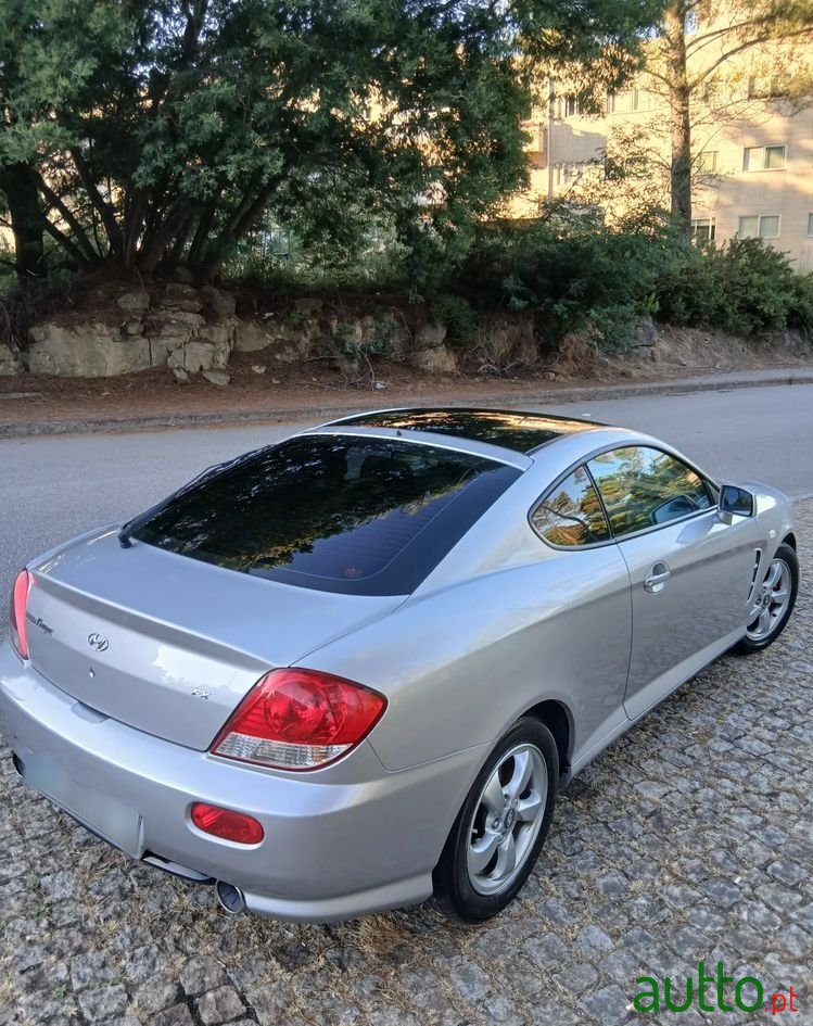 2006' Hyundai Coupe 2.0 Fx photo #2