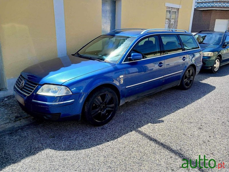 2001' Volkswagen Passat photo #2