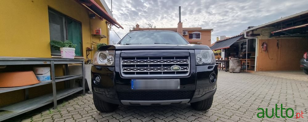 2010' Land Rover Freelander photo #3