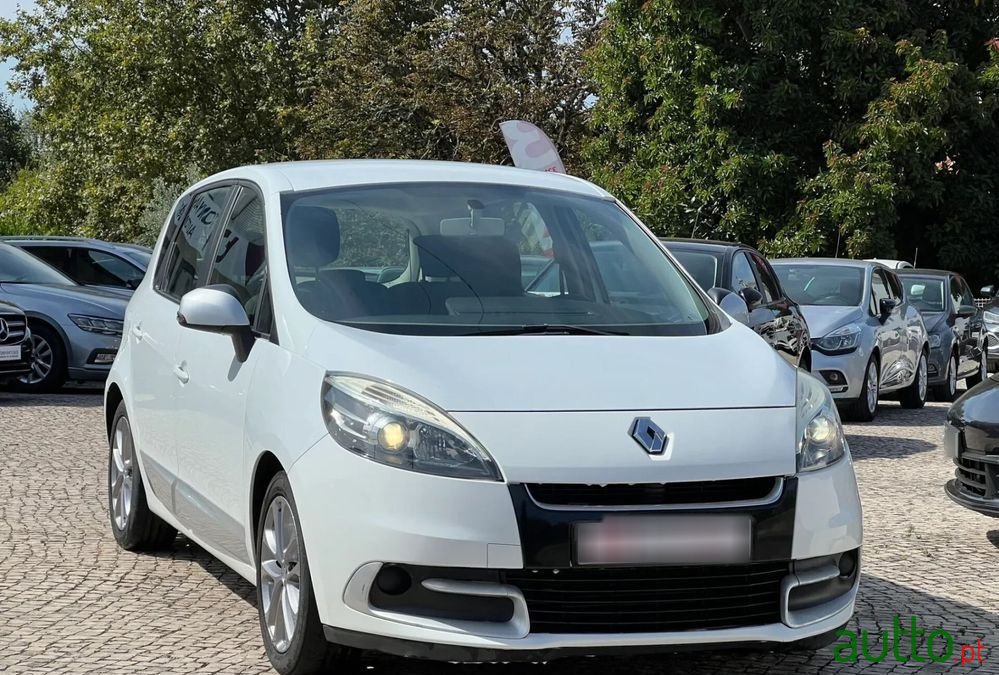 2013' Renault Scenic 1.5 Dci Sport Ss photo #6