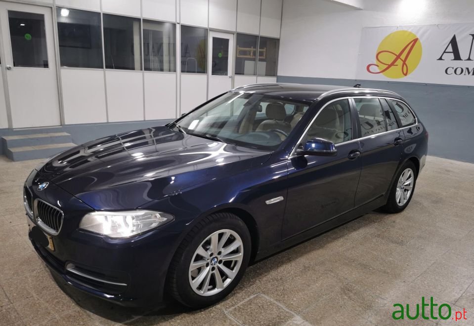 2015' BMW 520 photo #1