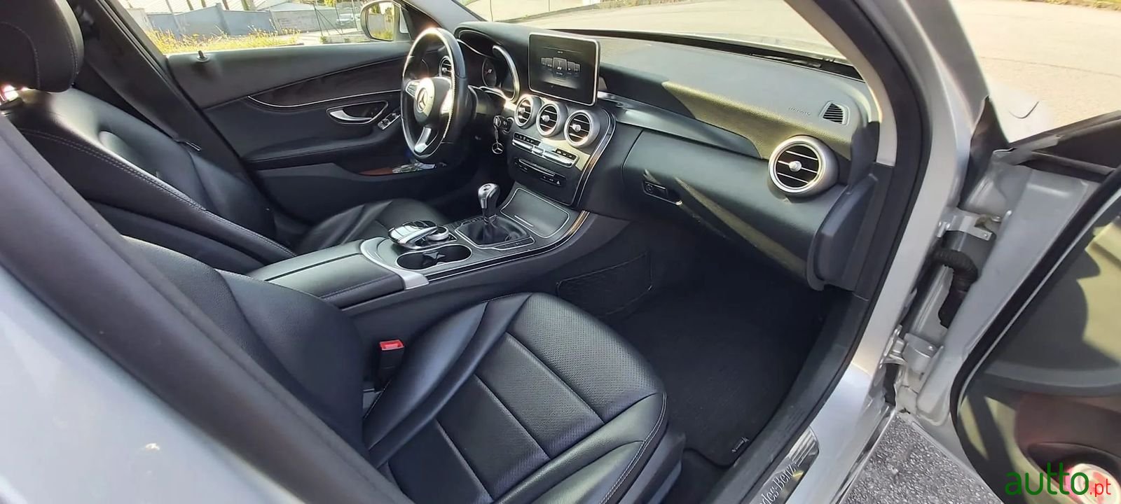 2015' Mercedes-Benz C-200 photo #2