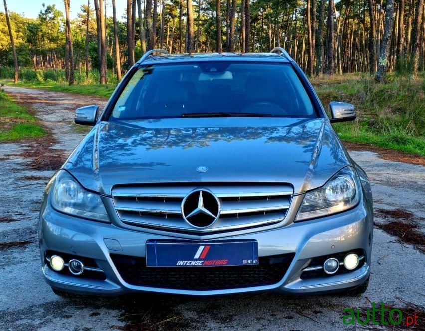 2012' Mercedes-Benz C-200 photo #1