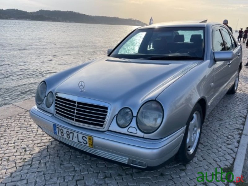 1998' Mercedes-Benz E-300 photo #3