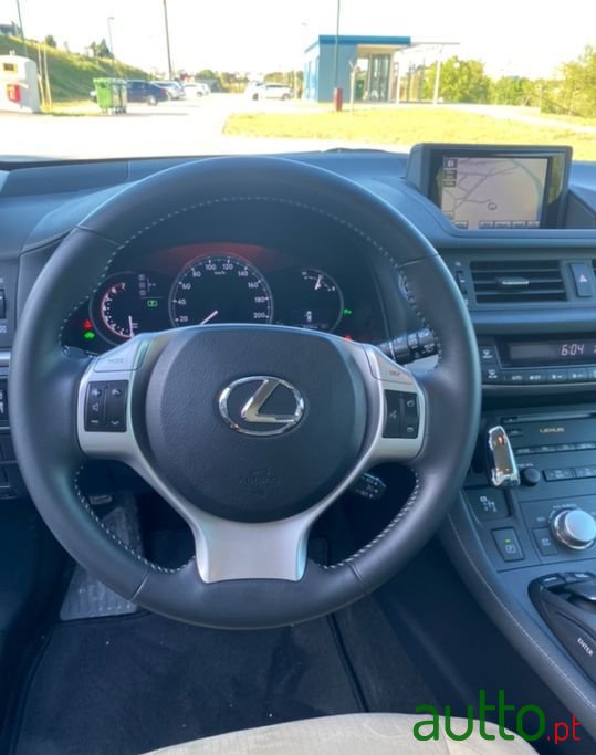 2012' Lexus Ct-200H photo #6