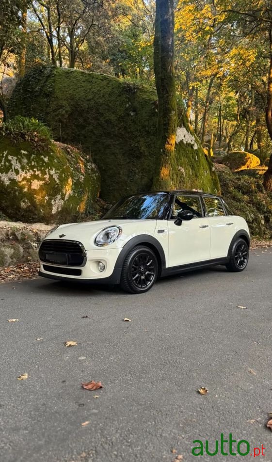 2016' MINI Coupé photo #2