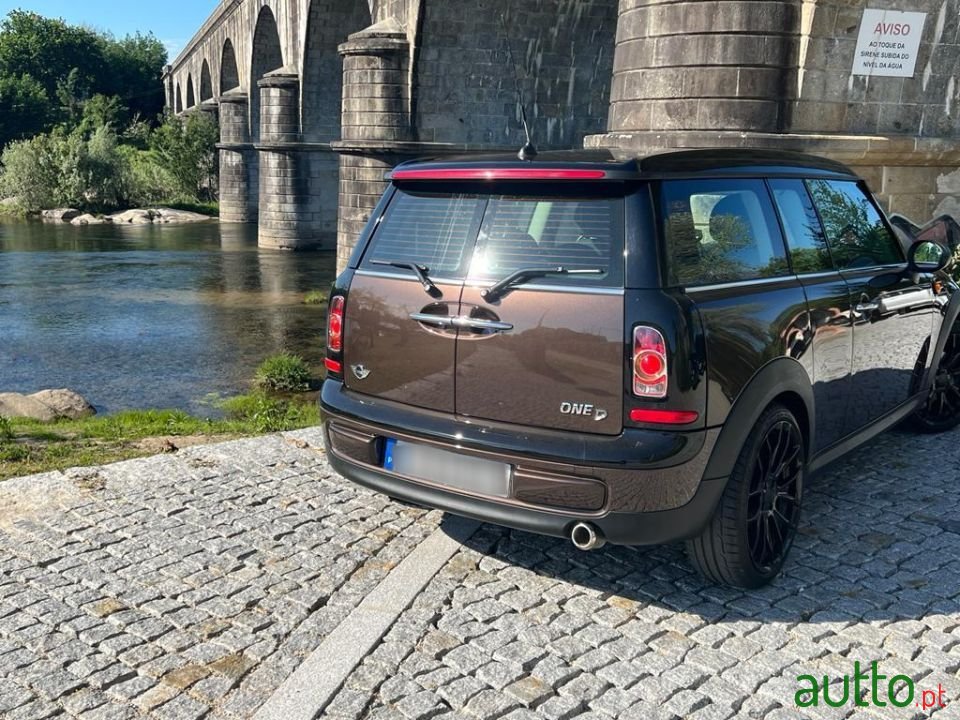 2011' MINI Clubman photo #2