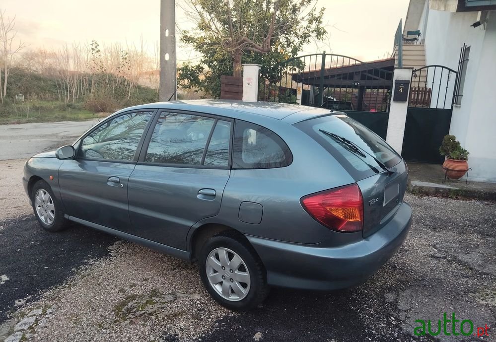 2002' Kia Rio Sw photo #4
