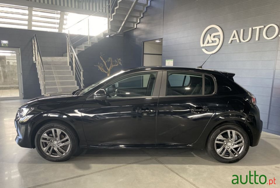 2021' Peugeot 208 photo #2