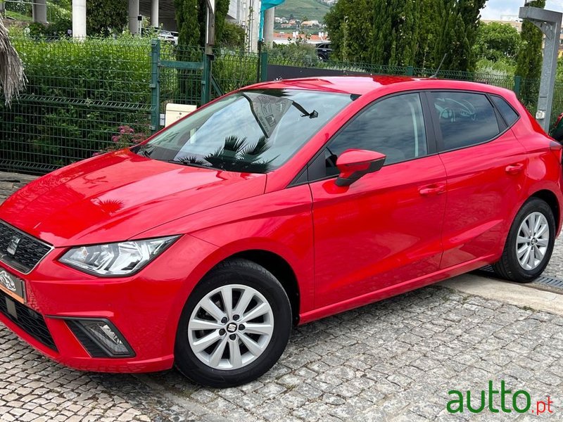 2020' SEAT Ibiza 1.0 Tgi S&S Style photo #1