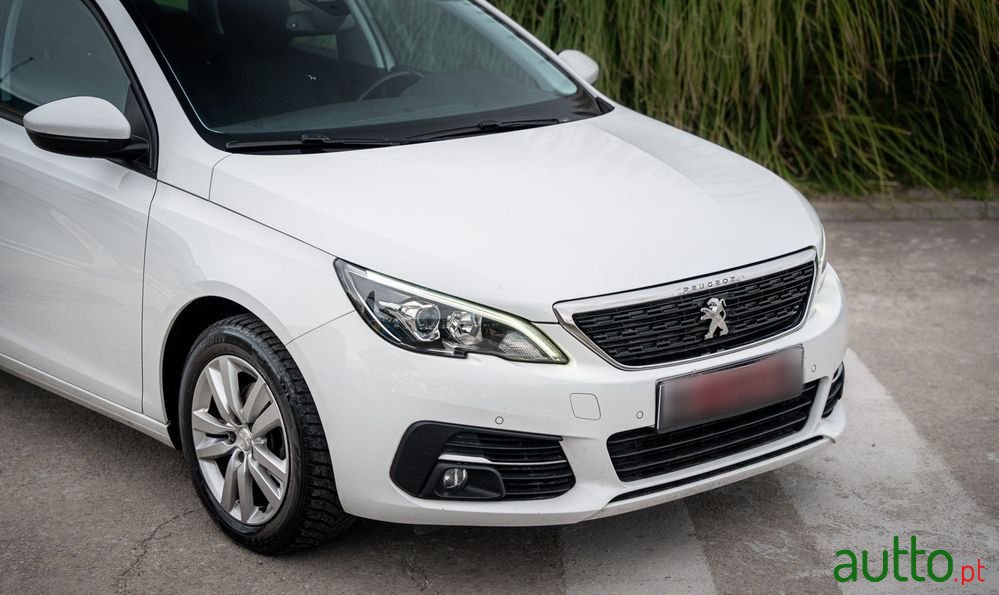 2020' Peugeot 308 Sw photo #2