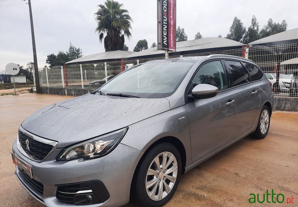 2018' Peugeot 308 Sw photo #1