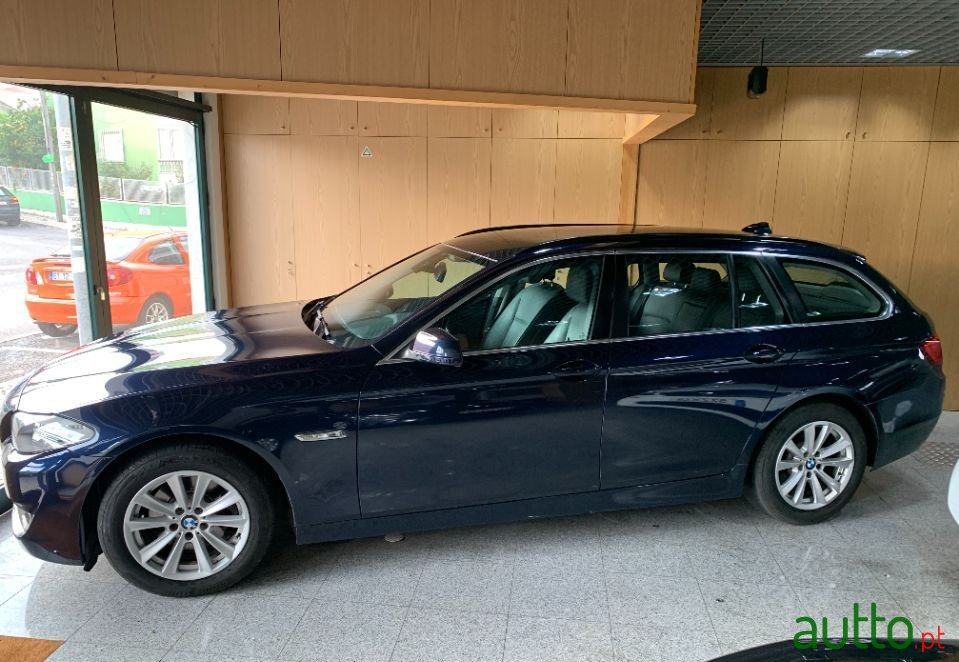 2010' BMW 520 photo #1