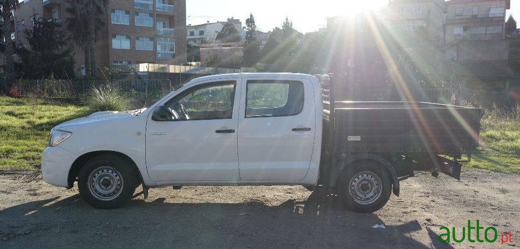 2012' Toyota Hilux 5 Lugares photo #5