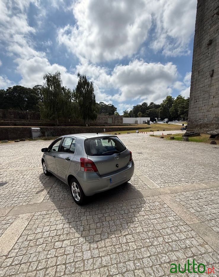 2010' Toyota Yaris 1.4 D-4D Ac Manual photo #4