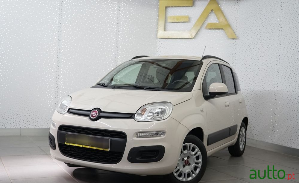 2012' Fiat Panda photo #3