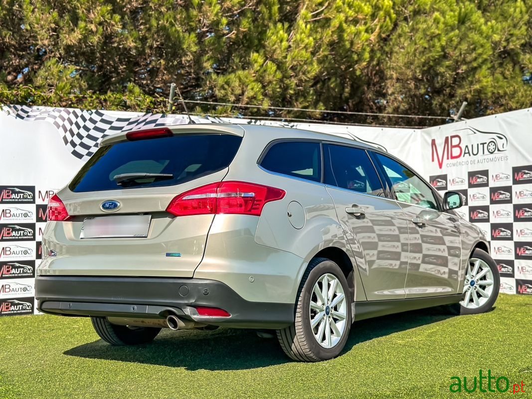 2017' Ford Focus photo #5