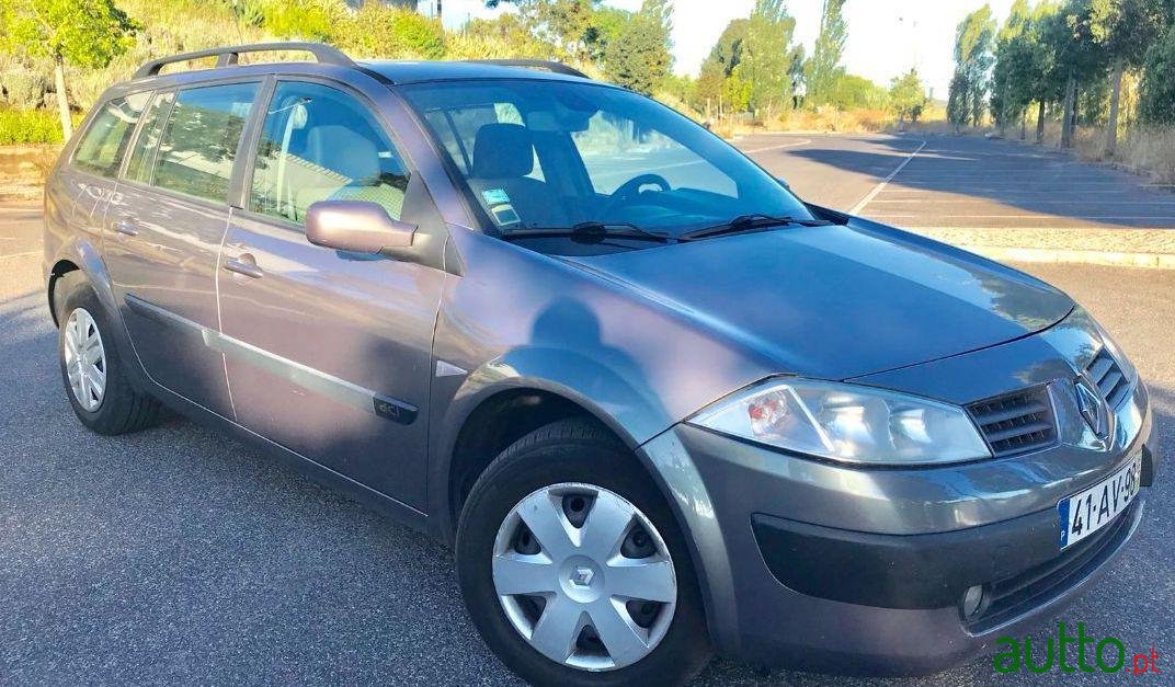 2005' Renault Megane Break photo #1