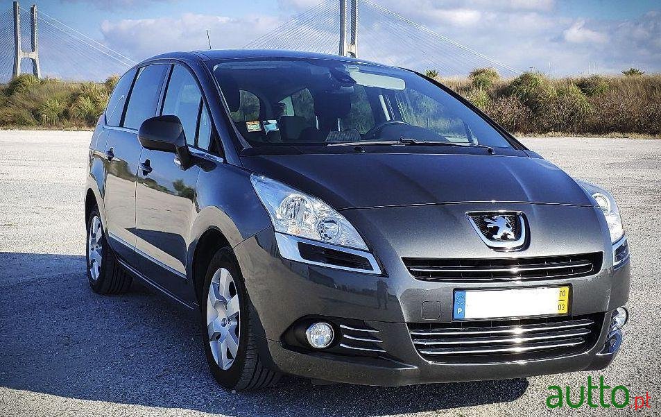 2006' Peugeot 5008 photo #1