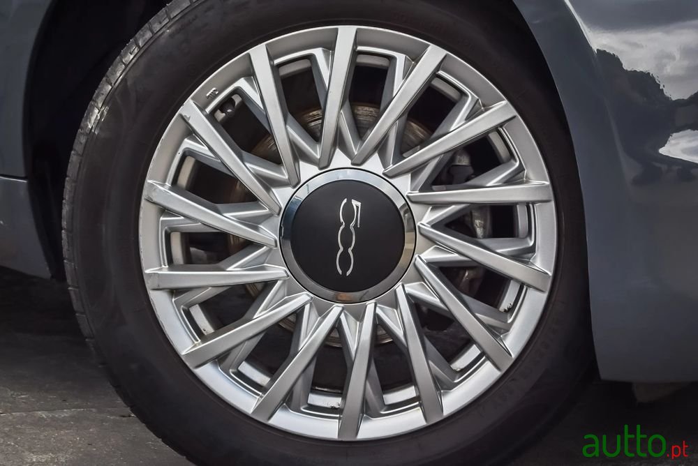 2020' Fiat 500 1.0 Hybrid Lounge photo #2