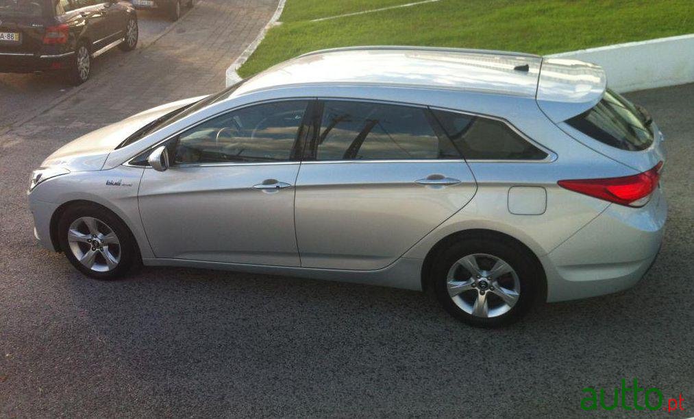 2014' Hyundai i40 SW 1.7 CRDi Blue Comfort photo #2