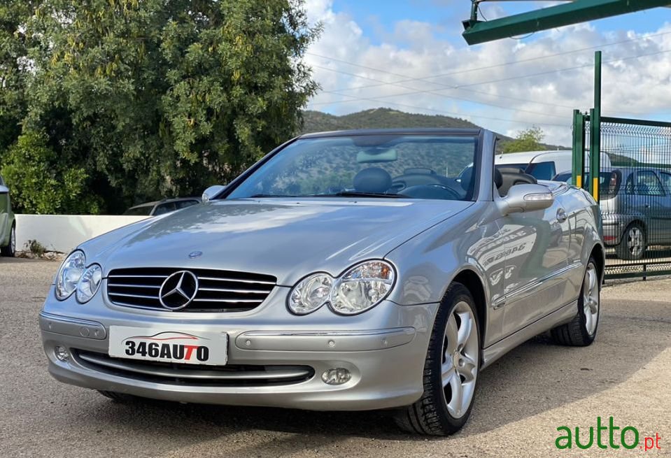 2004' Mercedes-Benz Clk-200 photo #2