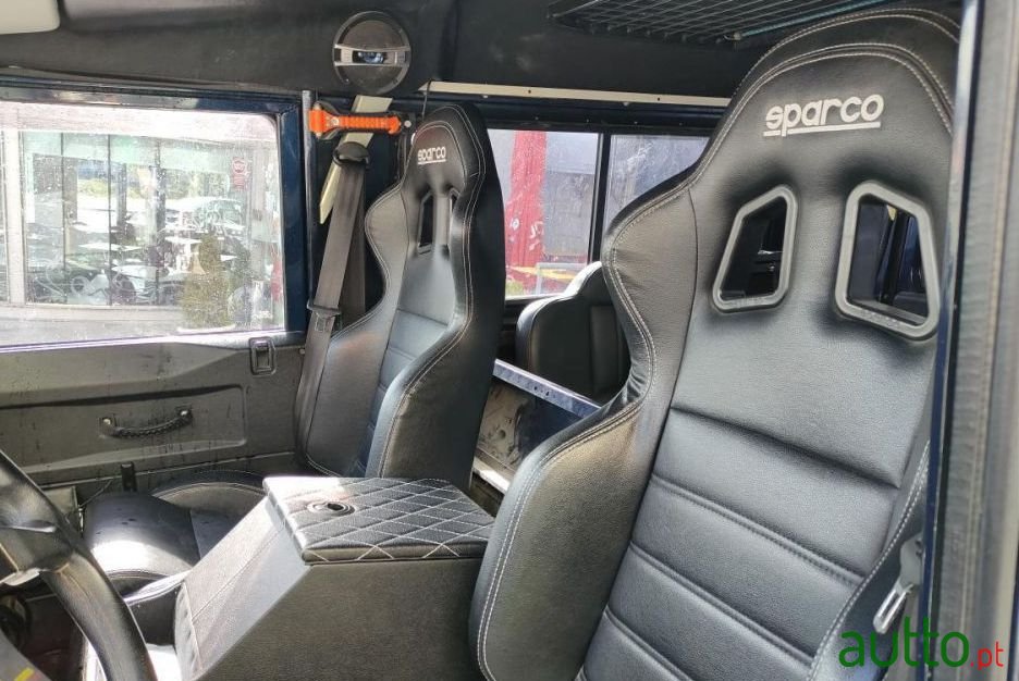 2004' Land Rover Defender photo #1