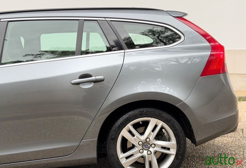 2016' Volvo V60 photo #5
