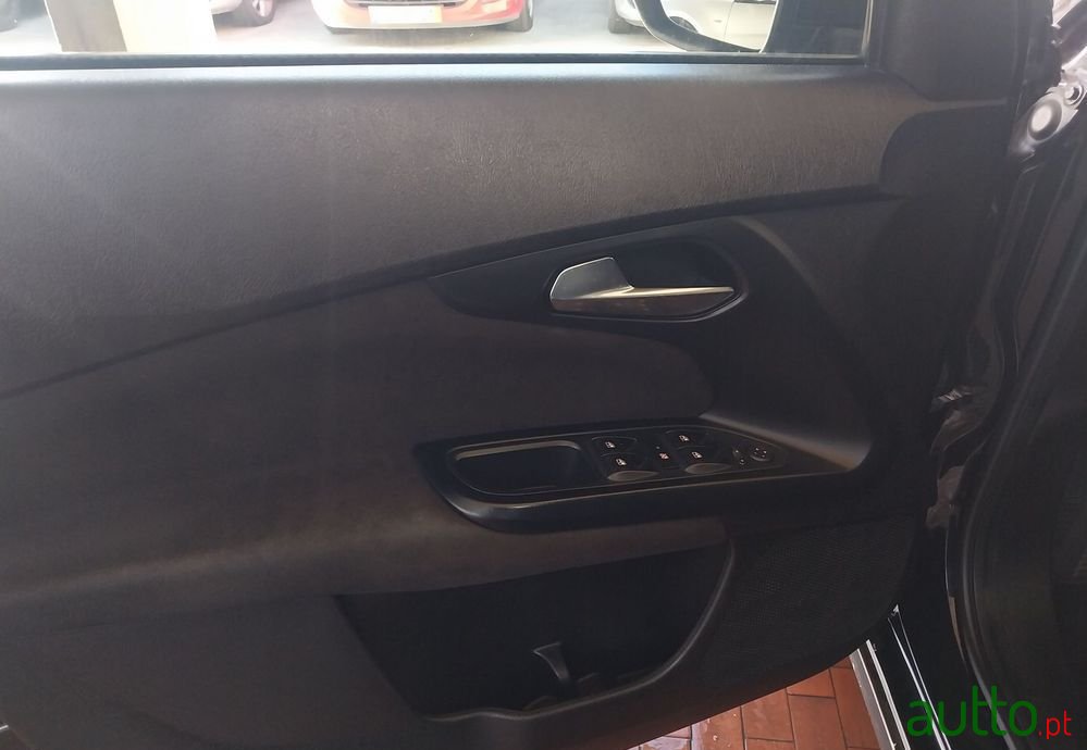 2020' Fiat Tipo Station Wagon photo #3